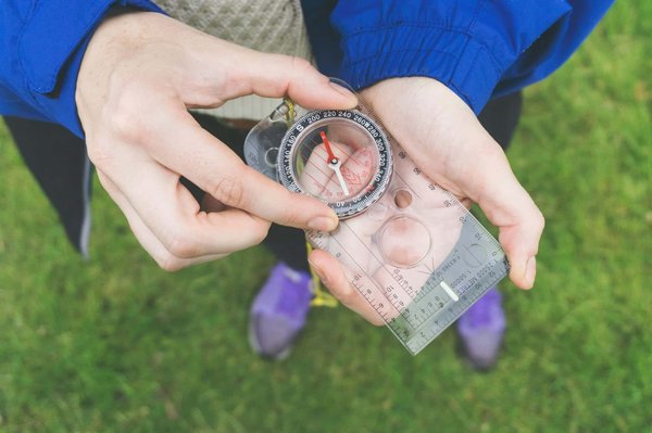 Comment découvrir les plages cachées des îles Canaries sans tour organisé?